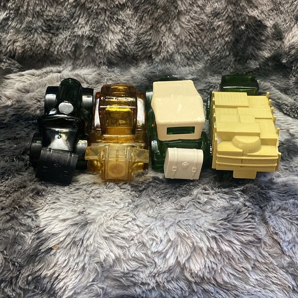 Vintage AVON 4 Car Cologne Bottles Empty Green and Amber Glass - Picture 2 of 16